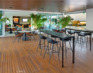6235 Topanga Canyon Blvd Street - Photo Thumbnail 12