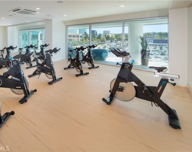 6235 Topanga Canyon Blvd Street - Photo Thumbnail 3