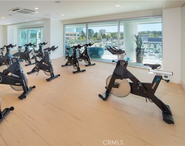 6235 Topanga Canyon Blvd Street - Photo Thumbnail 3
