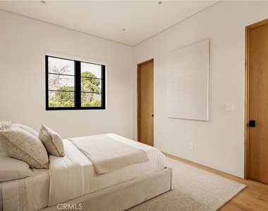 11937 Addison - Photo Thumbnail 13