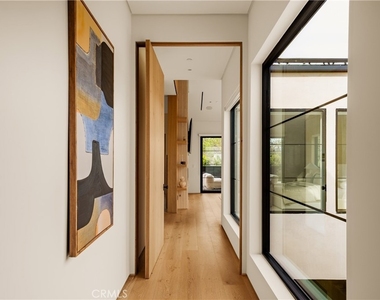 11937 Addison - Photo Thumbnail 9