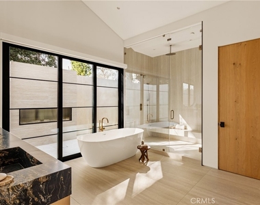 11937 Addison - Photo Thumbnail 17