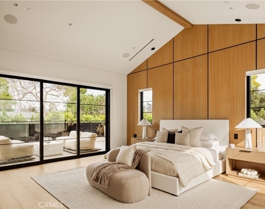 11937 Addison - Photo Thumbnail 15