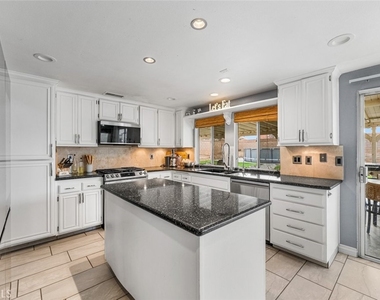 42419 62nd Street W - Photo Thumbnail 17