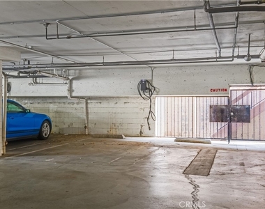 984 Granville - Photo Thumbnail 30