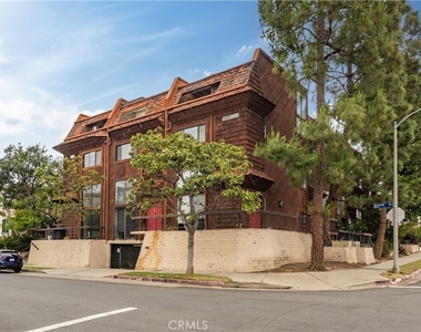 984 Granville - Photo Thumbnail 1