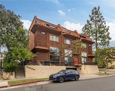 984 Granville - Photo Thumbnail 28