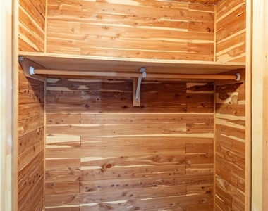 984 Granville - Photo Thumbnail 24