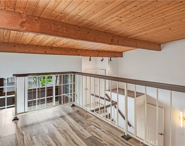 984 Granville - Photo Thumbnail 13