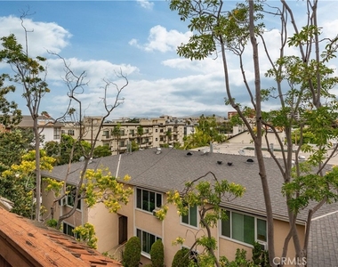 984 Granville - Photo Thumbnail 33