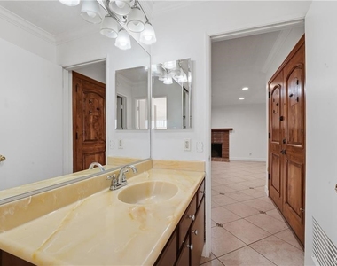 937 N Greenpark - Photo Thumbnail 12