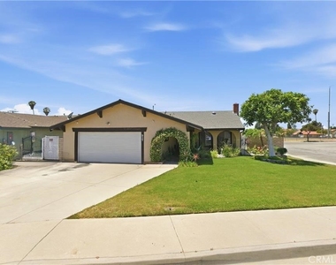937 N Greenpark - Photo Thumbnail 1