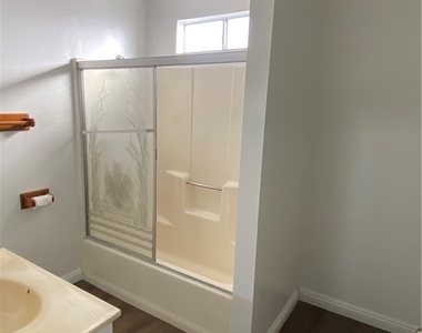 1518 Norman Place - Photo Thumbnail 10