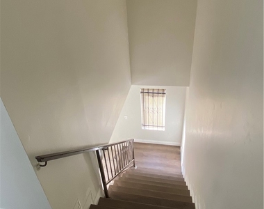 1518 Norman Place - Photo Thumbnail 5