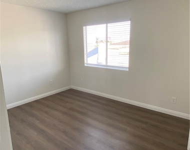 1518 Norman Place - Photo Thumbnail 8