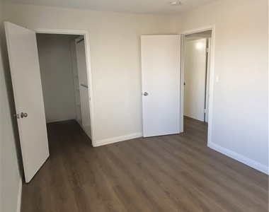 1518 Norman Place - Photo Thumbnail 9