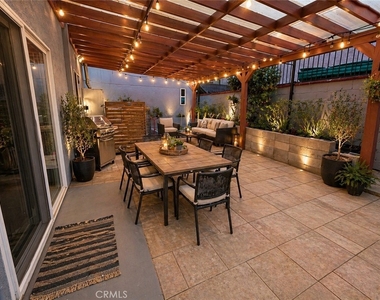 1521 W 37th Place - Photo Thumbnail 18