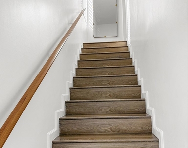 1521 W 37th Place - Photo Thumbnail 1