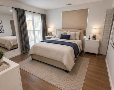 1521 W 37th Place - Photo Thumbnail 11