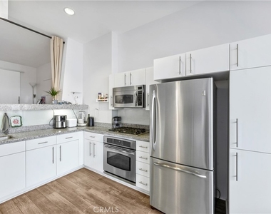 1100 Wilshire Boulevard - Photo Thumbnail 1