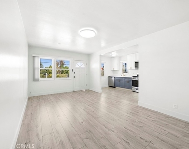 1614 Orange Ave - Photo Thumbnail 2
