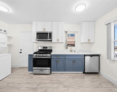 1612 Orange Ave - Photo Thumbnail 3