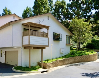 4531 Chateau Drive Drive - Photo Thumbnail 3