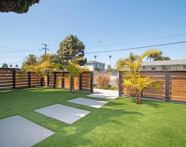 907 California Street - Photo Thumbnail 7