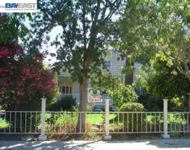 627 Rose Avenue - Photo Thumbnail 1