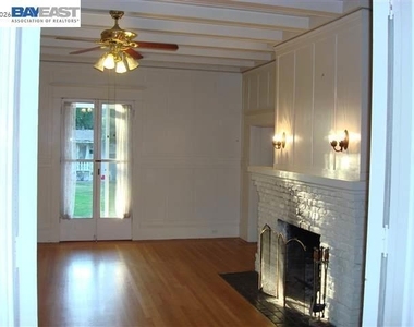 627 Rose Avenue - Photo Thumbnail 3