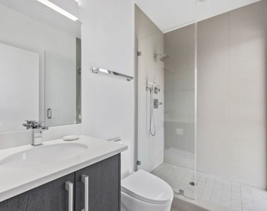 1243 N Gower Street - Photo Thumbnail 7