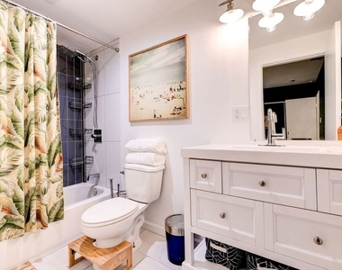 6122 Satsuma Avenue - Photo Thumbnail 19
