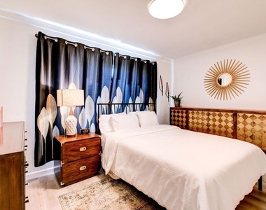 6122 Satsuma Avenue - Photo Thumbnail 20
