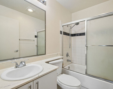 870 Crenshaw Boulevard - Photo Thumbnail 12