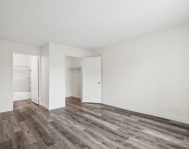 870 Crenshaw Boulevard - Photo Thumbnail 10