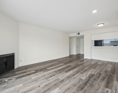 870 Crenshaw Boulevard - Photo Thumbnail 5