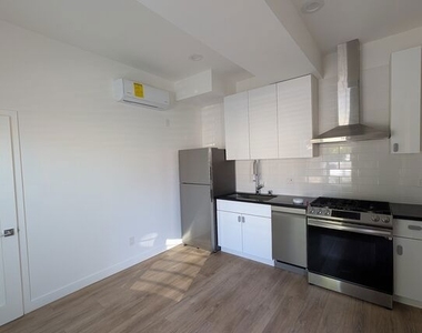 2626 Cloverfield Boulevard - Photo Thumbnail 1