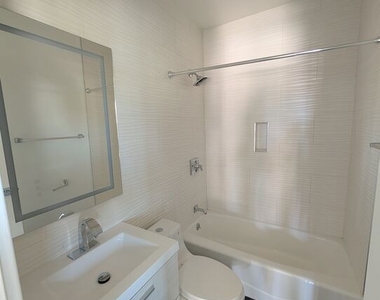 2626 Cloverfield Boulevard - Photo Thumbnail 4