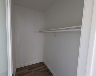 2626 Cloverfield Boulevard - Photo Thumbnail 3