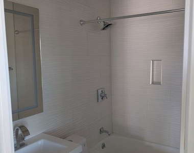 2626 Cloverfield Boulevard - Photo Thumbnail 5
