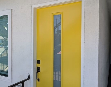 2626 Cloverfield Boulevard - Photo Thumbnail 9