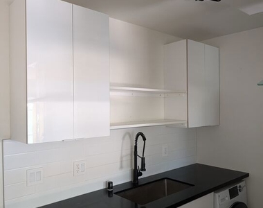 2626 Cloverfield Boulevard - Photo Thumbnail 7