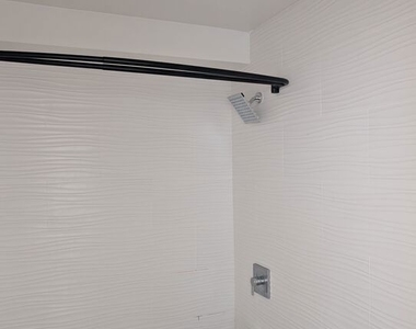 2626 Cloverfield Boulevard - Photo Thumbnail 3
