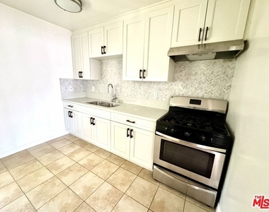 3713 1/2 Selby Avenue - Photo Thumbnail 9