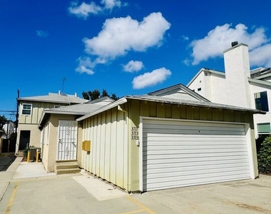 3713 1/2 Selby Avenue - Photo Thumbnail 1