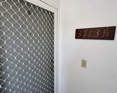 3713 1/2 Selby Avenue - Photo Thumbnail 2