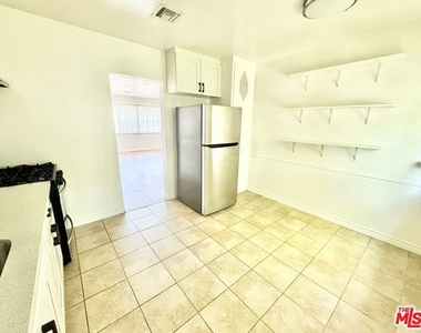 3713 1/2 Selby Avenue - Photo Thumbnail 12