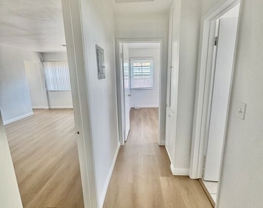 3713 1/2 Selby Avenue - Photo Thumbnail 13