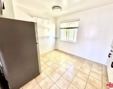3713 1/2 Selby Avenue - Photo Thumbnail 10