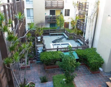 320 S Ardmore Ave - Photo Thumbnail 21